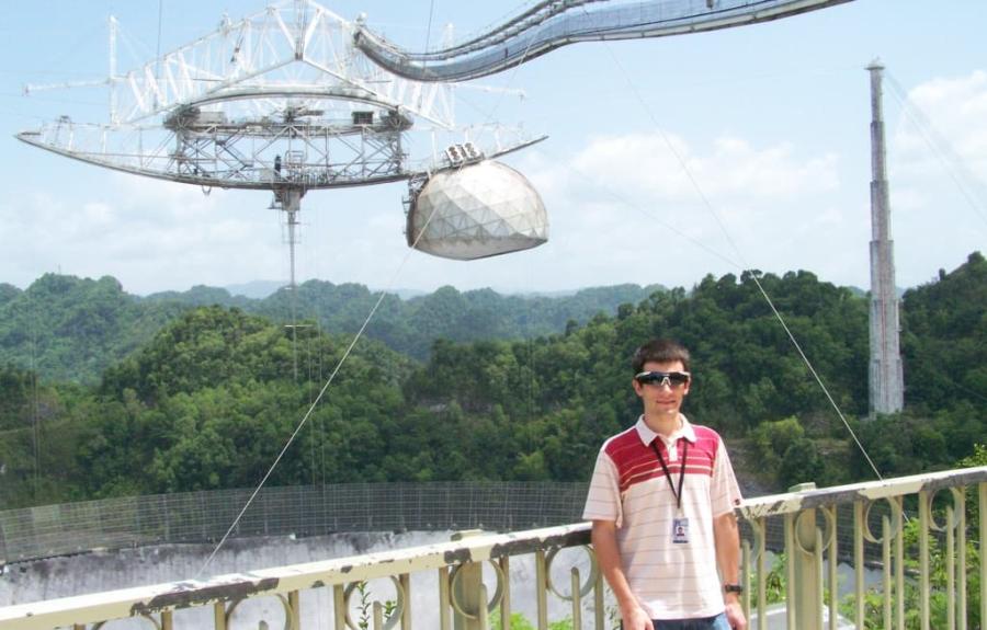 A graduate student at the Arecibo Observatory
