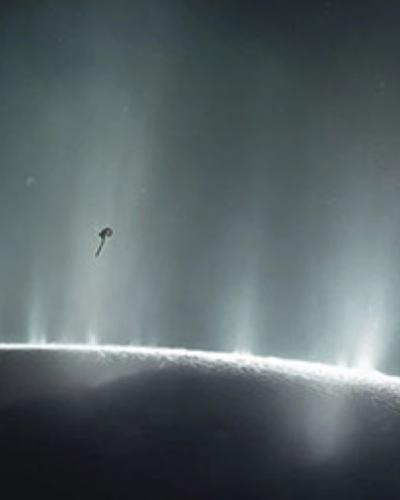 Cassini spacecraft swoops through plumes from Enceladus